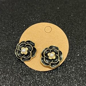 Women’s fashion jewelry. Black camellia with faux pearl stud earrings.